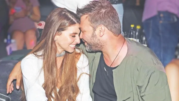 Τρελά ερωτευμένος ο Γιώργος Σαμπάνης - Η φωτογραφία που δημοσίευσε με την Ιωάννα Σαρρή από τα MAD VMA 2022