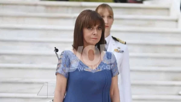 ''Δροσερά είναι στο Προεδρικό Μέγαρο;'' - Oργή στο Twitter με το ''άτοπο'' της γιορτής για την αποκατάσταση της Δημοκρατίας