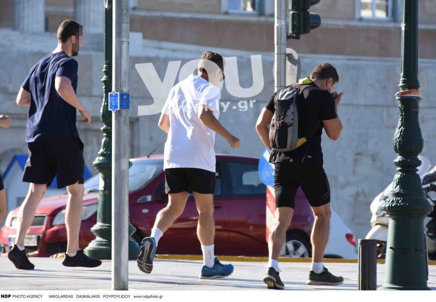 Ο Σαρκοζί για τζόκινγκ μπροστά από τη βουλή