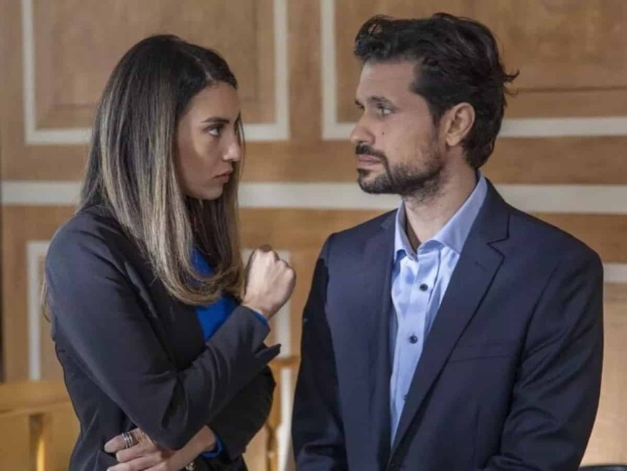 Σασμός Αυγουστίδης σκηνη