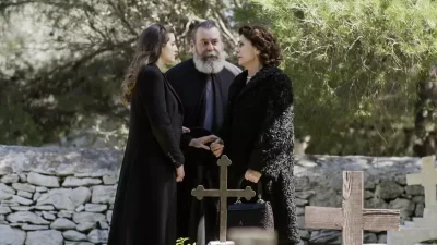 Άγριες Μέλισσες: Καμία σχέση με τον παπά Γρηγόρη - Αγνώριστος ο Σαββιδάκης μετά το τέλος της σειράς