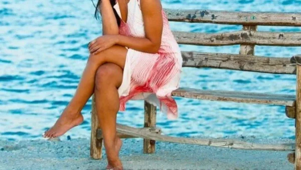 Ηθοποιός από το «Τατουάζ» ανακοίνωσε πως είναι έγκυος - Πόζαρε με την φουσκωμένη της κοιλίτσα