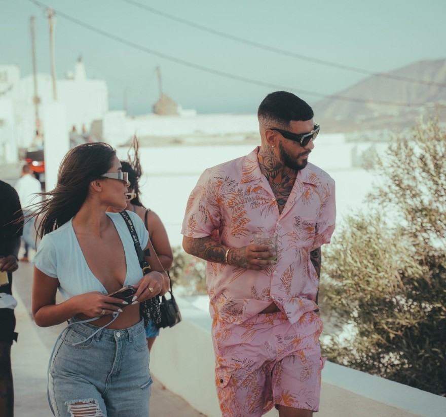 Γιώτα Ιωαννίδου και Snik για γυρίσματα στη Σαντορίνη