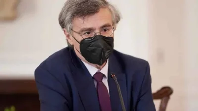 Τσιόδρας: «Περιμένουμε επιδείνωση, χρειαζόμαστε νέα γενιά εμβολίων»