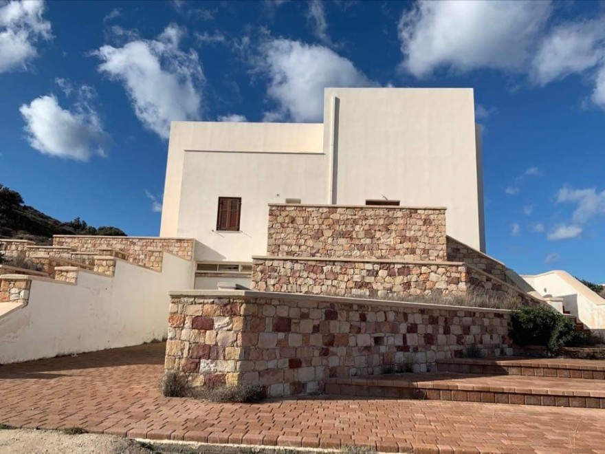 Το σπίτι του Ανδρέα Μικρούτσικου στη Μήλο