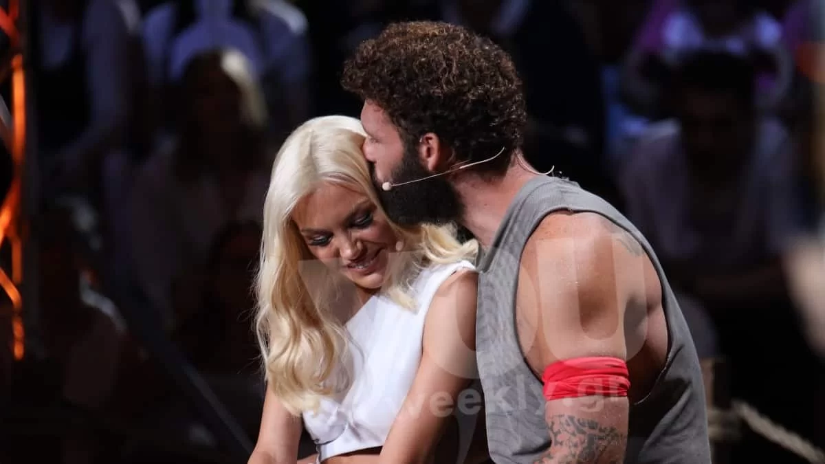 Με μικροσκοπικό μπικίνι στην Σάμο η Παναγιώταρου - Τα "καυτά" φιλιά με τον Στάθη Σχίζα