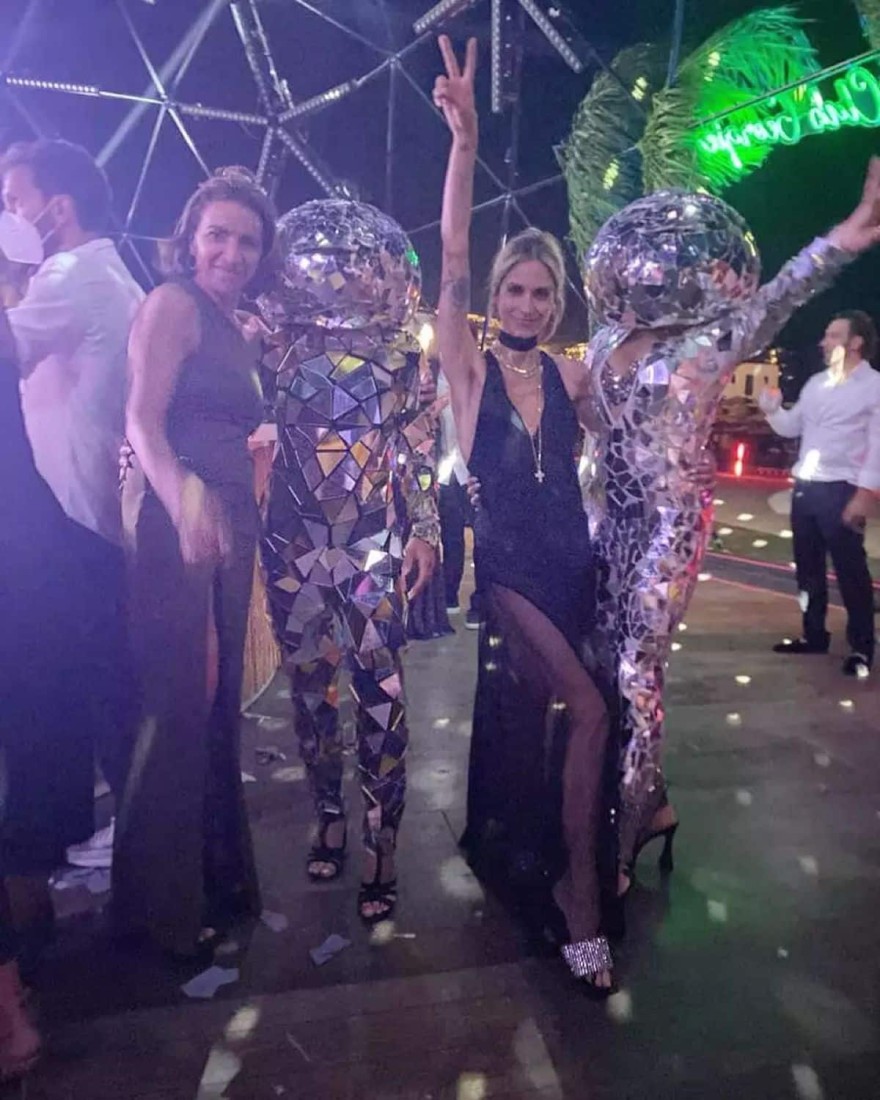 Σοφία Καρβέλα - πάρτι