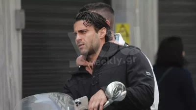 Όχι με την Ευρυδίκη Βαλαβάνη πάντως: Με νέα παρέα στα Κύθηρα ο Κωνσταντίνος Βασάλος