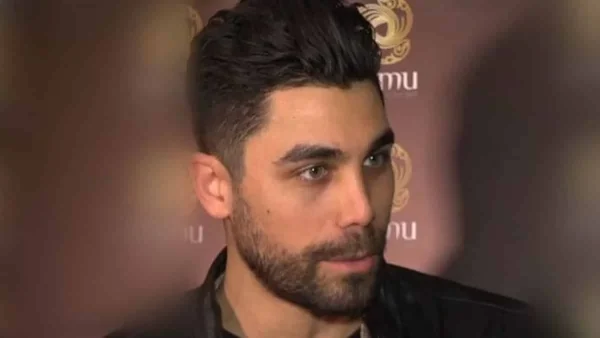 «Στην Μύκονο κάνουν μπουγέλο με σαμπάνιες ενώ στην Αφρική...» - Πυρ και μανία ο Βασιλάκος με την κατάσταση που επικρατεί