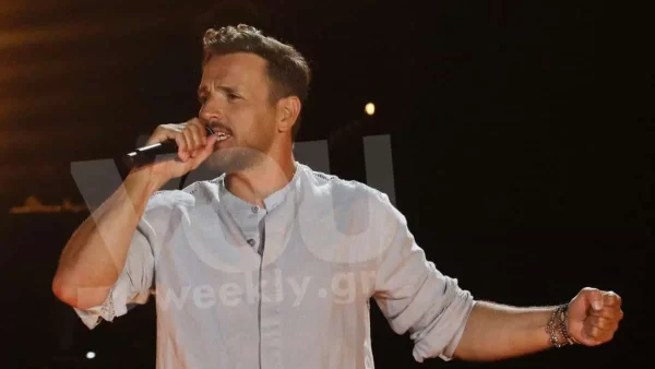 Τα "έσπασε" ο Νίκος Βέρτης στη Μύκονο μετά την εμφάνισή του - Η νέα του παρέα στο νησί των ανέμων