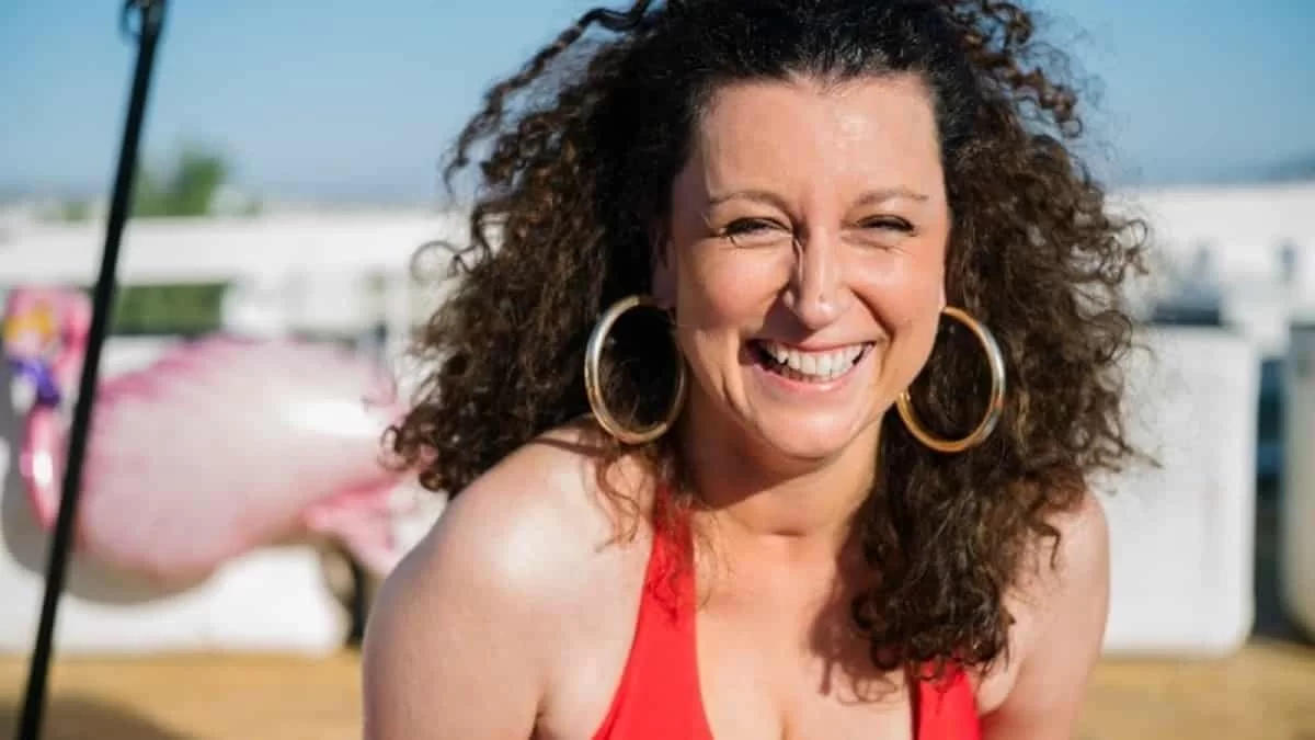 Με κίτρινες φωσφορίζε γόβες που ''έβγαζαν'' μάτι - Η πολυσυζητημένη εμφάνιση της Βρανά στο Προεδρικό Μέγαρο