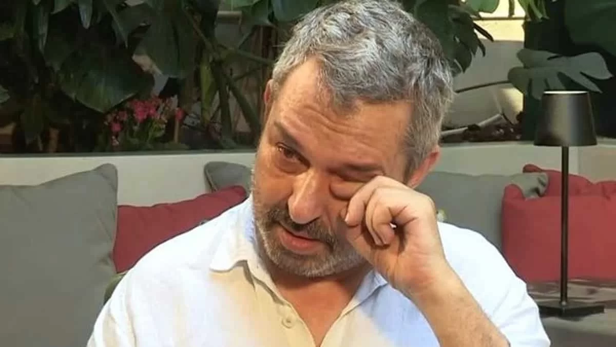 «Μου είπαν να φύγω από το σπίτι, αλλά τελικά δεν..» - Λύγισε ο Χρήστος Χατζηπαναγιώτης για την μεγάλη απώλεια στη ζωή του