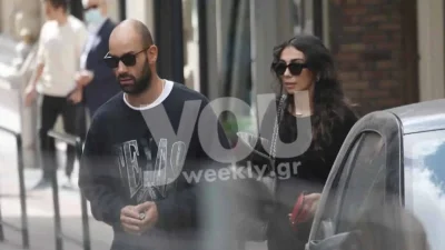 Τρυφερές στιγμές για την Ολυμπία Χοψονίδου και τον Βασίλη Σπανούλη στην Πάρο