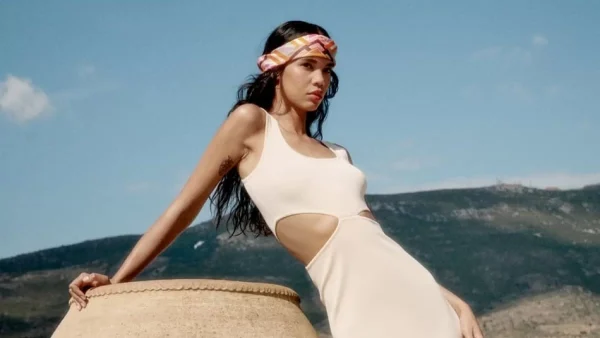 3 midi λευκά φορέματα στο Zara από 29,95 ευρώ