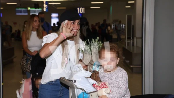 Βουνό οι βαλίτσες και το μωρό μαζί της - Επέστρεψε στο Βενιζέλος η Μιλλούση μετά τη νίκη του Πετρούνια στο Μόναχο