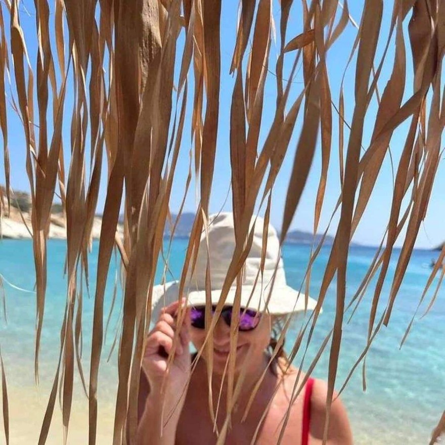 Αγγελική Νικολούλη - παραλία