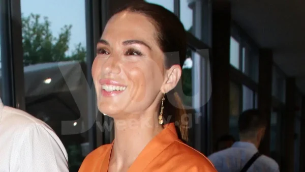 H φωτογραφία της κόρης της Βάσως Λασκαράκη πάνω σε σκάφος που έφερε δεκάδες σχόλια στο Instagram