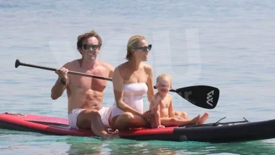 Τους βλέπει να μεγαλώνουν και "λιώνει" - Τρυφερές στιγμές για την Βίκυ Καγιά με τον Κάρολο και την Μπιάνκα