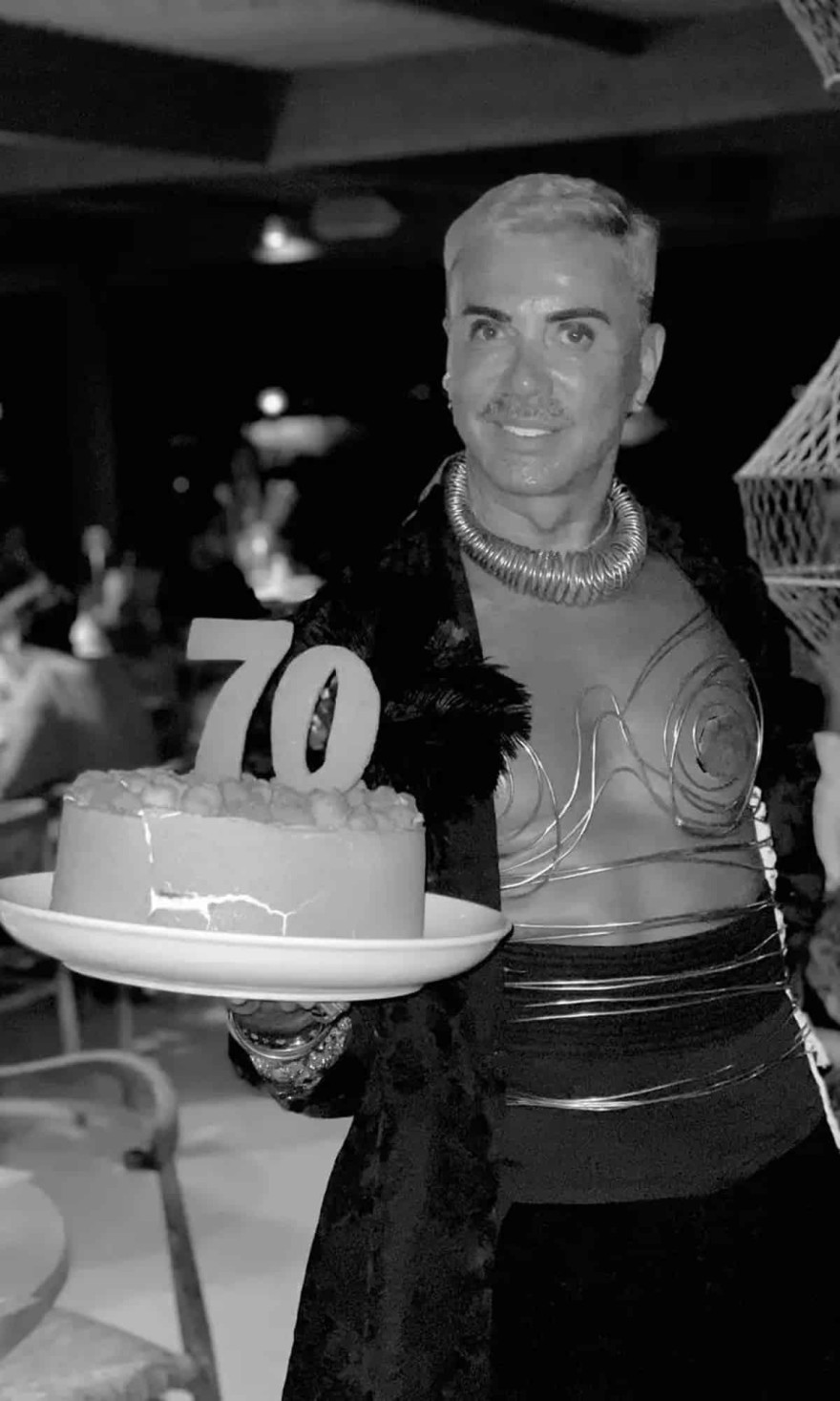 Το όλο νόημα μήνυμα του Λάκη Γαβαλά για τα γενέθλιά του