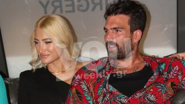 Σε σκάφος με φουσκωμένη κοιλίτσα - Η Ιωάννα Τούνη αποκάλυψε σε ποιον μήνα είναι έγκυος