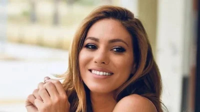 Ξεσήκωσε όλα τα Χανιά με το κορμί της - Η φωτογραφία της Ευρυδίκης Βαλαβάνη με ζεβρέ μαγιό