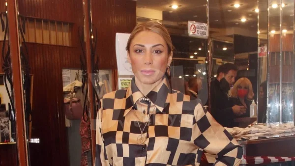 «Είμαι σοκαρισμένη και...» - Οι πρώτες δηλώσεις της Μαρίας Καρλάκη μετά την εμπρηστική επίθεση που δέχθηκε