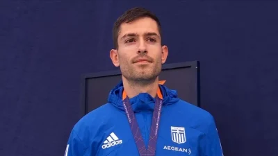 Αποθέωση για τον Μίλτο Τεντόγλου στην απονομή του χρυσού μεταλλίου - Ασταμάτητοι πανηγυρισμοί και συγκίνηση