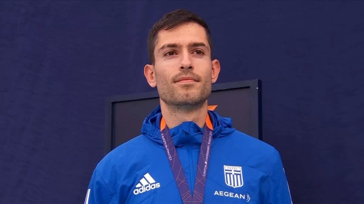 Αποθέωση για τον Μίλτο Τεντόγλου στην απονομή του χρυσού μεταλλίου - Ασταμάτητοι πανηγυρισμοί και συγκίνηση