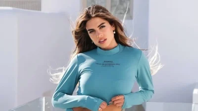 Φανερά γυμνασμένη η Χριστίνα Κεφαλά 2 χρόνια μετά το Survivor - Η πόζα με μπικίνι που "κόλασε"