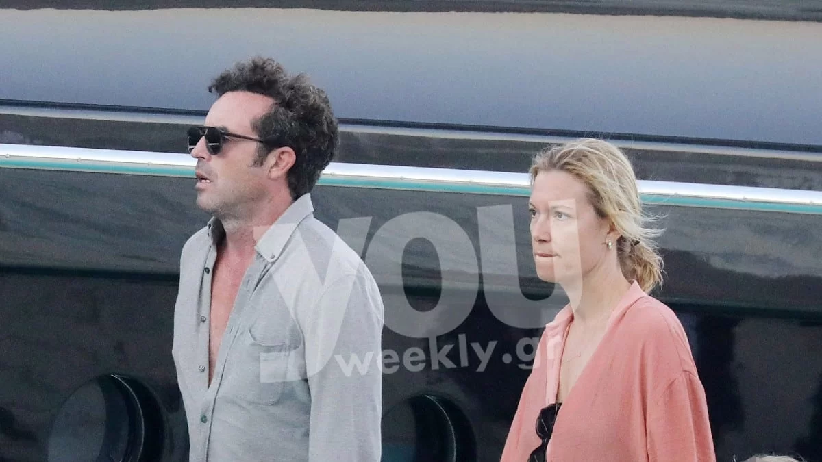 Σε κατάμαυρο πολυτελές σκάφος Καγιά και Κρασσάς - Έσκιζαν τα κύματα της Μυκόνου