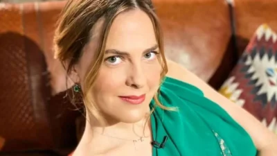 Το πριν και το μετά - Οι φωτογραφίες που δημοσίευσε η Ρένα Μόρφη με την αλλαγή στο πρόσωπό της