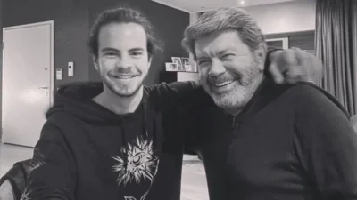 Διώροφο με δική του πισίνα και τζάκι - Το σπίτι "παλάτι" του Άγγελου Λάτσιου που μένει με τον πατέρα του, Γιάννη