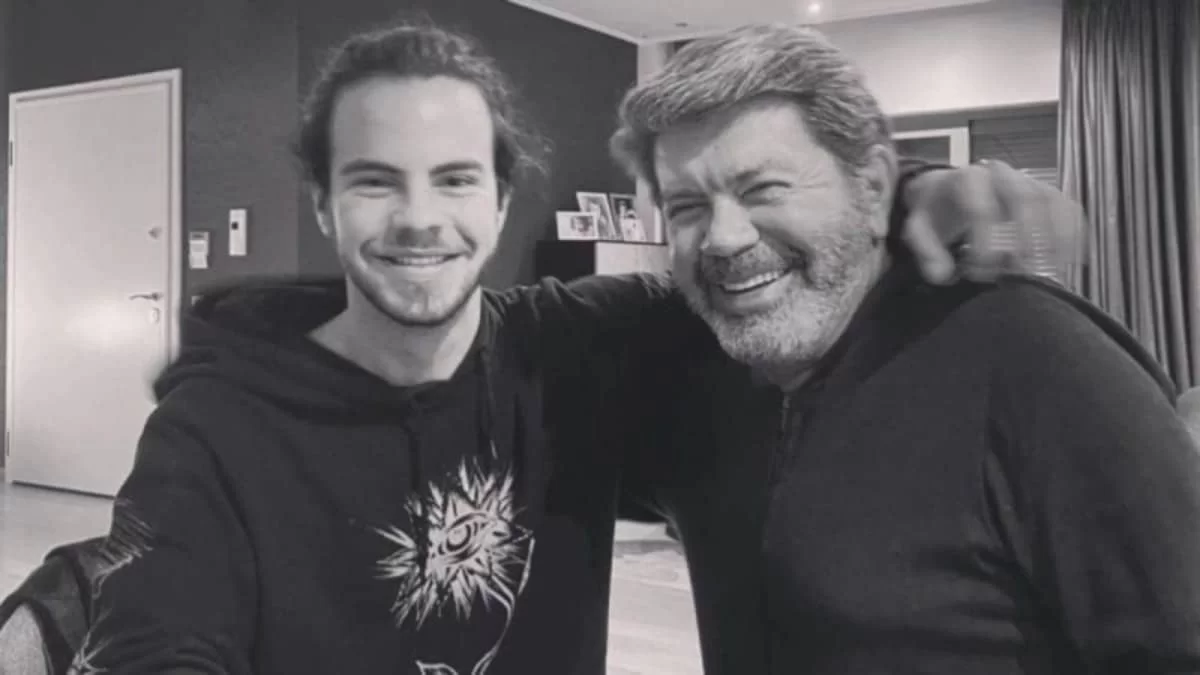 Διώροφο με δική του πισίνα και τζάκι - Το σπίτι "παλάτι" του Άγγελου Λάτσιου που μένει με τον πατέρα του, Γιάννη