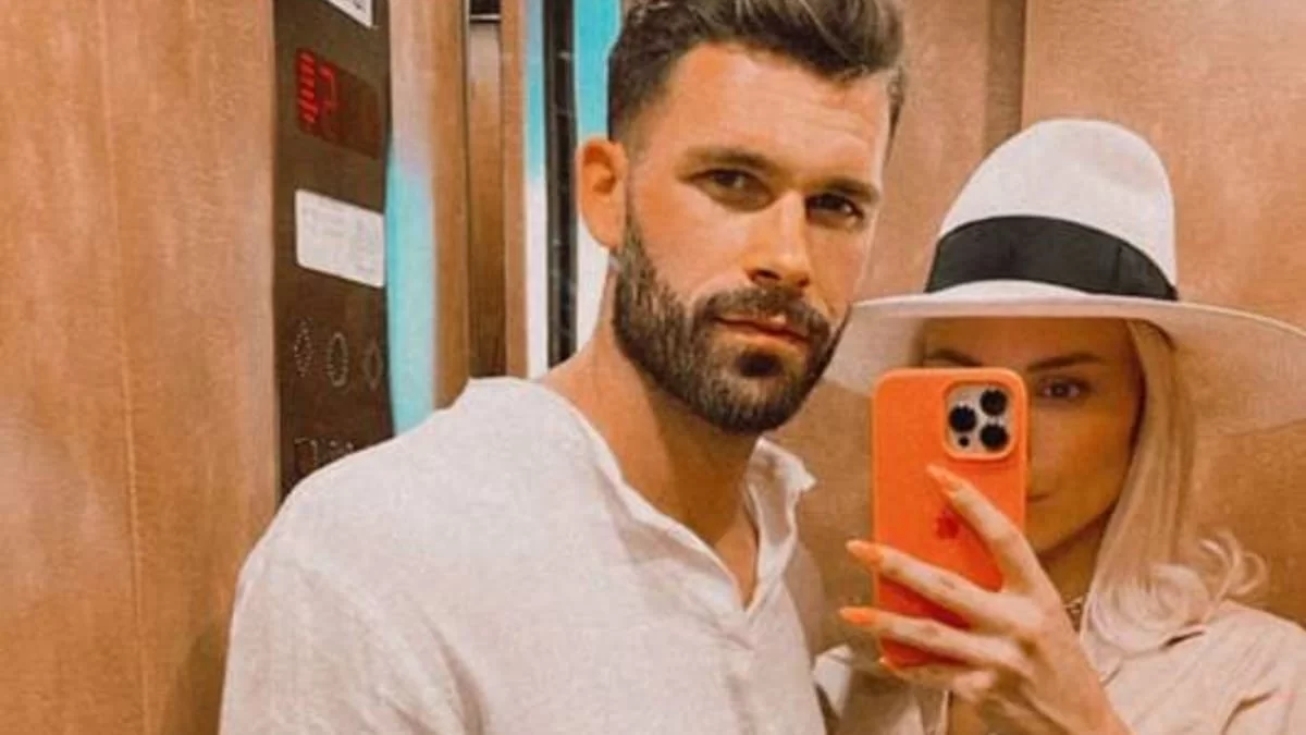 «Εδώ δεν είναι ρομαντικά, είναι τιμωρία!» - Η γλυκιά "αγανάκτηση" του Σχίζα στις διακοπές του με την Παναγιώταρου