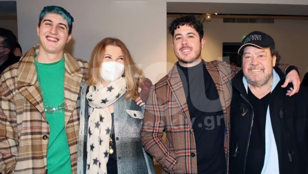 Ο ένας τραγουδιστής και ο άλλος... - Με τι ασχολείται ο γιός του Γιάννη Πάριου και της Σοφίας Αλιμπέρτη, Μιχαήλ Άγγελος