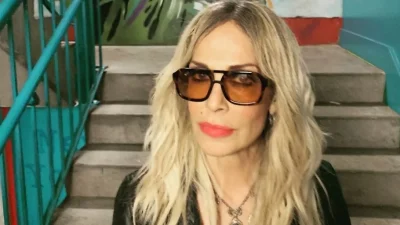 To jewelry body 92.000 κρυστάλλων με το οποίο εμφανίστηκε η Άννα Βίσση σε stage της Μυκόνου