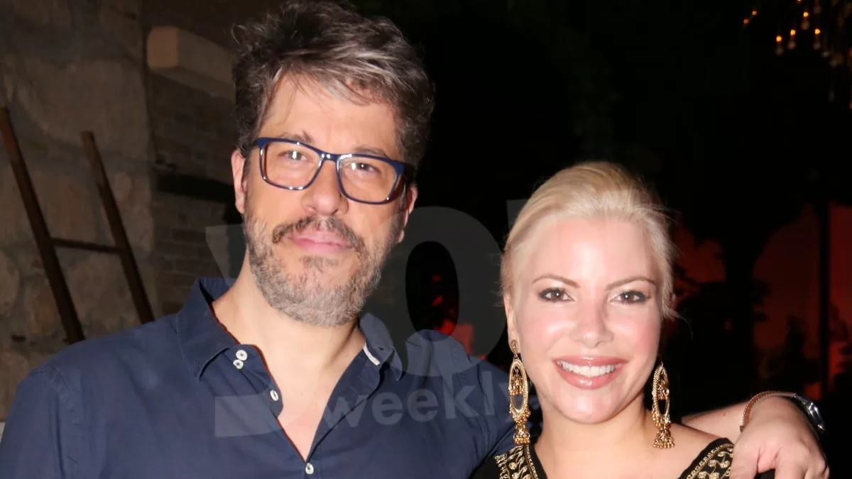 Έχει τεράστια πισίνα και θέα τον Σαρωνικό - Το εντυπωσιακό εξοχικό του Χάρη και της Αντελίνας Βαρθακούρη