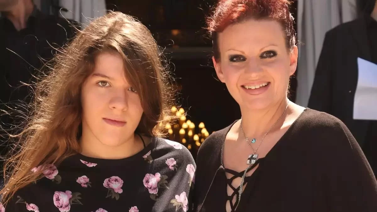 «Μανούλα πνίγομαι» - Η Λίλιαν Αρχοντή καταγγέλλει αστυνομική βία απέναντι σε εκείνη και την κόρη της