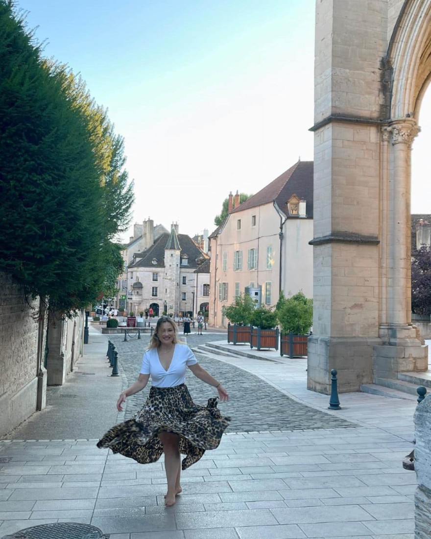 Η Ιωάννα Ασημακοπούλου ποζάρει στους δρόμους της Κεντρικής Ευρώπης