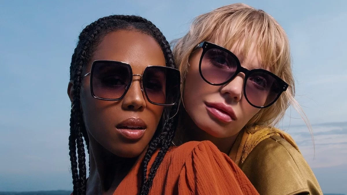 Τα oversized, ημιδιάφανα γυαλιά ηλίου, είναι το item που θα σε κάνει fashion icon - Τα χρώματα και σχέδια που θα επιλέξεις