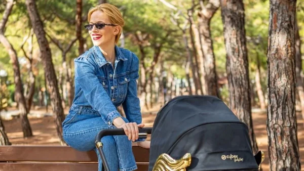 Σαν να μη γέννησε ποτέ - Το σώμα της Νάντιας Μπουλέ 1 χρόνο μετά τη γέννα της κόρης της