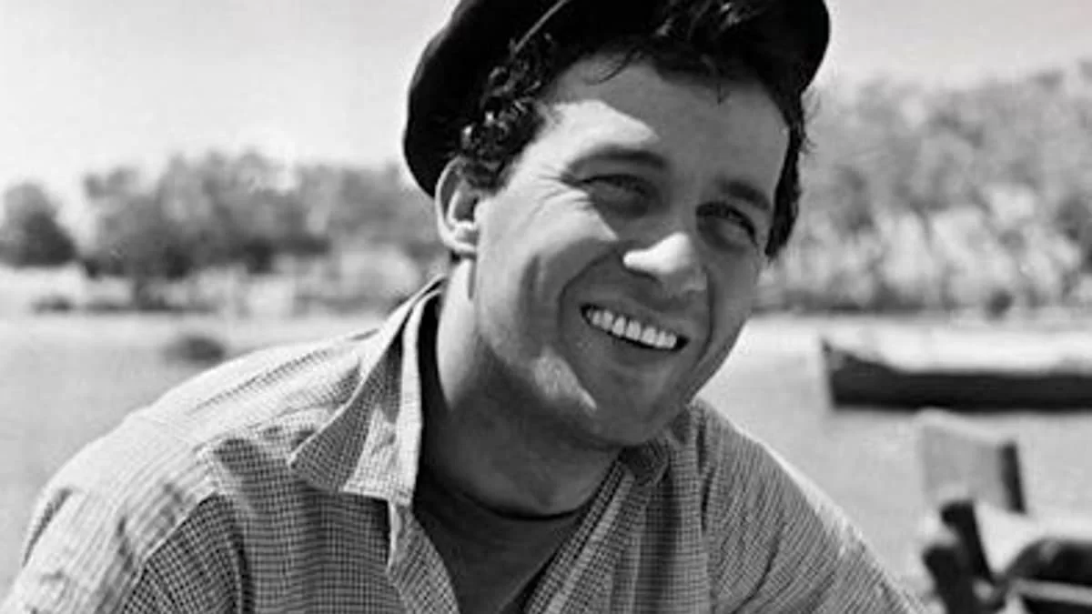 Ελάχιστοι το γνωρίζουν - Ποια ήταν η πραγματική καταγωγή του σπουδαίου  Δημήτρη Παπαμιχαήλ