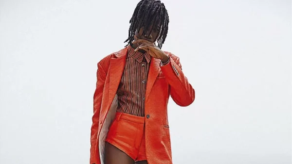 Red Passion - Ανανέωσε την ντουλάπα σου με τα πιο στιλάτα ρούχα και αξεσουάρ σε κόκκινο χρώμα