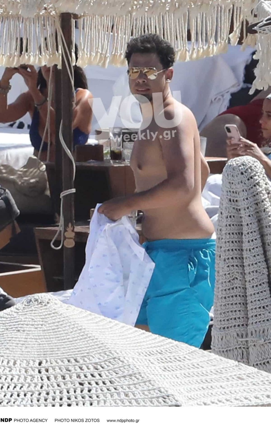 Ο Dj Αfrojack σε παραλία της Μυκόνου