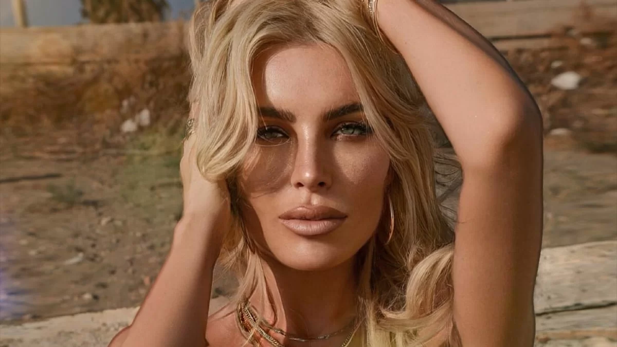 Η Κατερίνα Καινούργιου έγινε κουμπάρα - Έστρεψε όλα τα βλέμματα πάνω της με το συγκλονιστικό, maxi, πορτοκαλί φόρεμα που επέλεξε