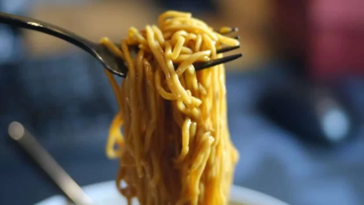 Το ρίχνουμε όλοι αλλά είναι λάθος - Το υλικό που δεν πρέπει να βάζουμε στα μακαρόνια όταν τα βράζουμε