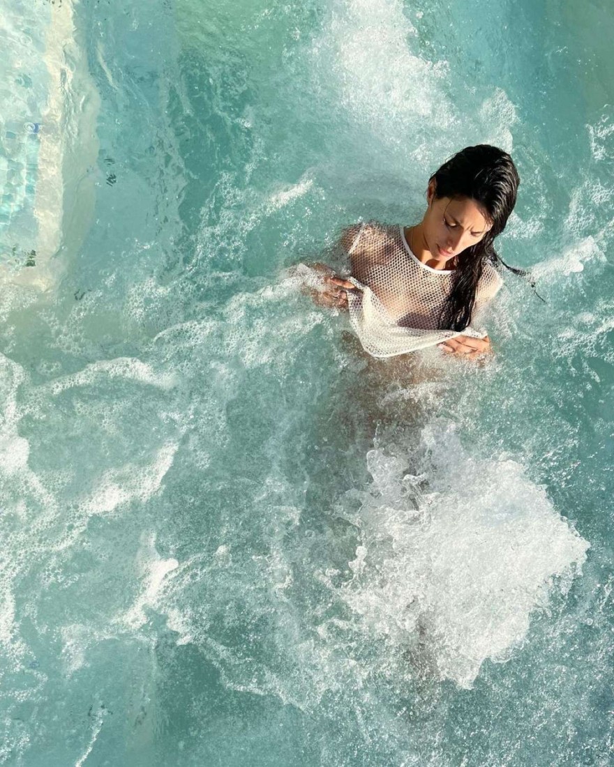 Ηλιάνα Παπαγεωργίου - πισίνα