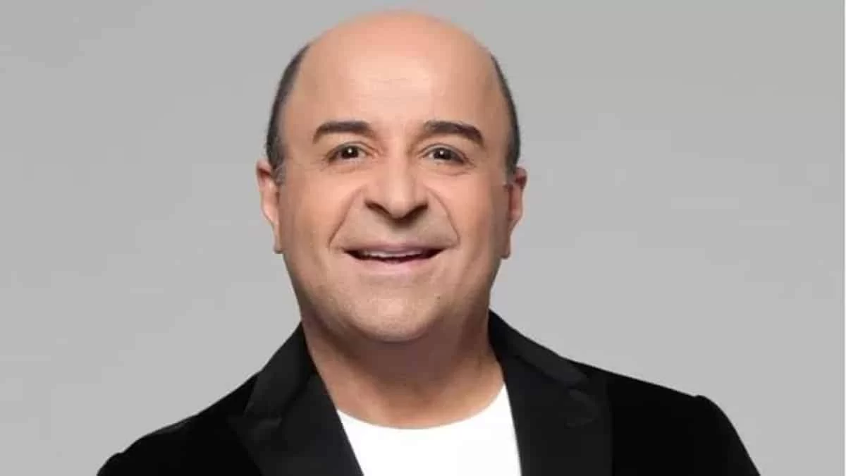 «Έχουμε γίνει μια οικογένεια...» - Έκλεισε στόματα στην τελευταία του παράσταση ο Μάρκος Σεφερλής