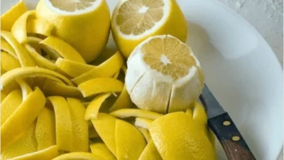 Το μυστικό που λίγοι γνωρίζουν - Ποιους πόνους μπορούν να απομακρύνουν οι φλούδες λεμονιού