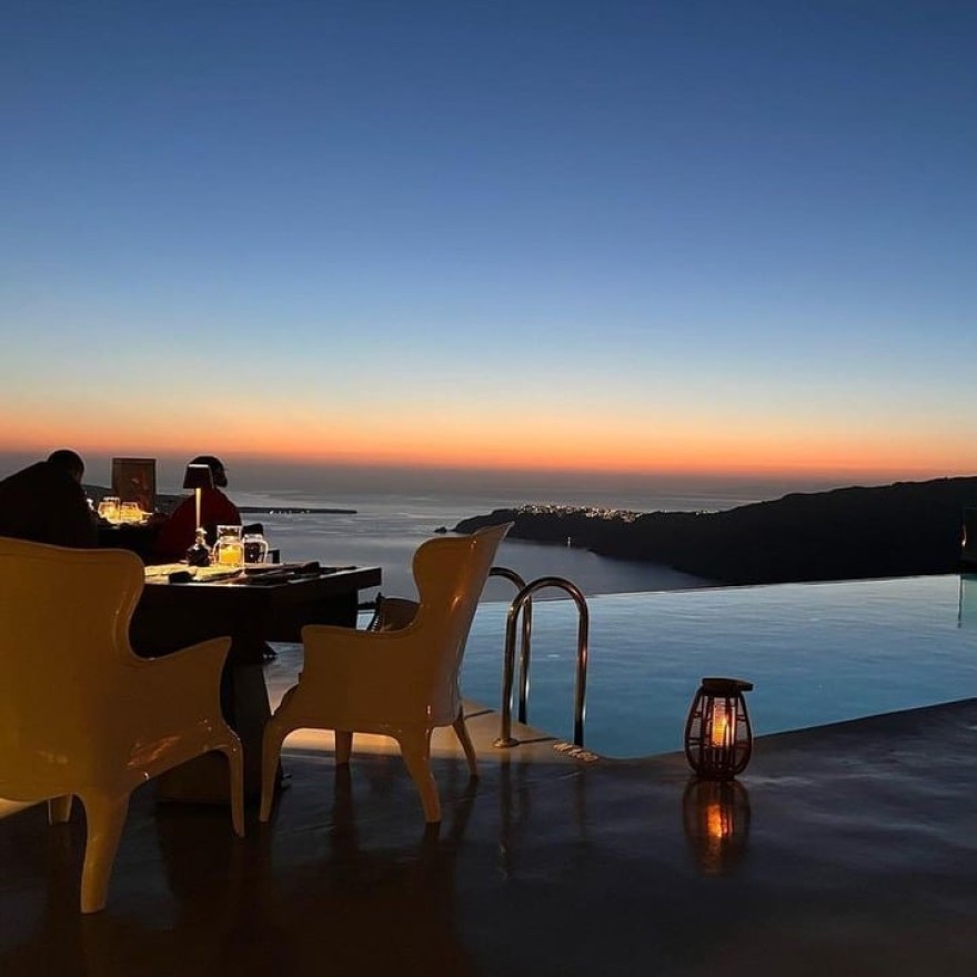 FLY AWAY CREATIVE RESTAURANT & BAR